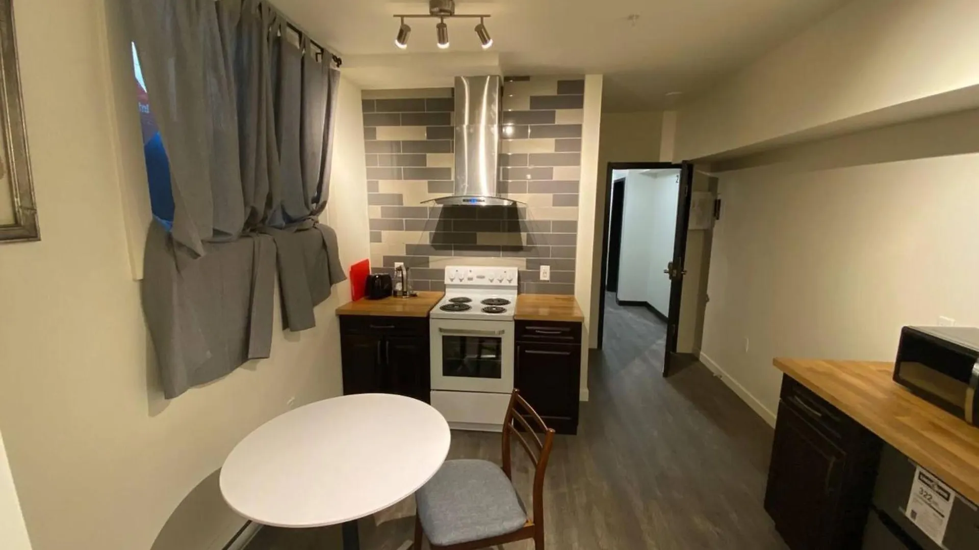 Dt 1Bed 1Bath Cozy Suite 8 Min Walk To Arena Καναδάς